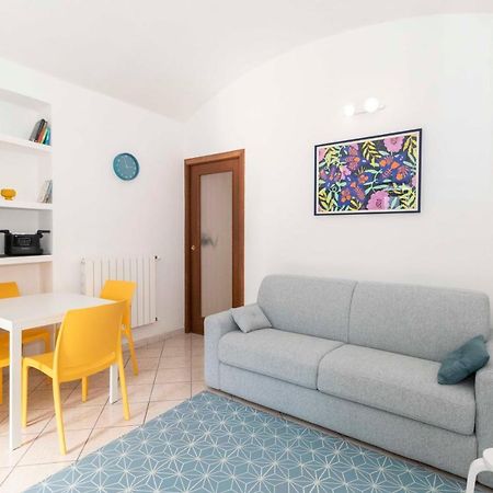 شقة Colourful Flat San Donato تورينو المظهر الخارجي الصورة