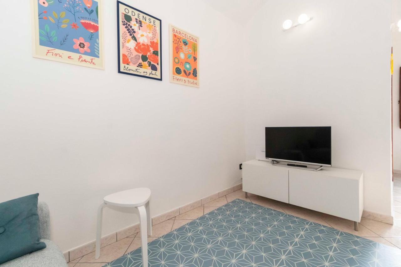 شقة Colourful Flat San Donato تورينو المظهر الخارجي الصورة